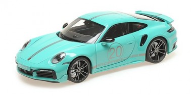 Minichamps 113069077 Porsche 911 Turbo S Coupe Sport grün 