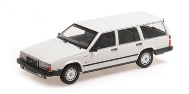 Minichamps 155171772 Volvo 740 GL Break weiß 