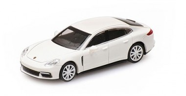 Minichamps 870067102 Porsche Panamera weiß (2015) 