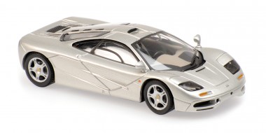 Minichamps 940133430 McLaren F1 Road Car rot (1993) 