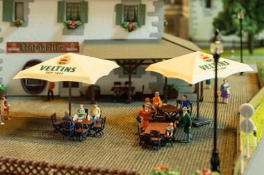 Faller 180437 Biergarten-Set Veltins 