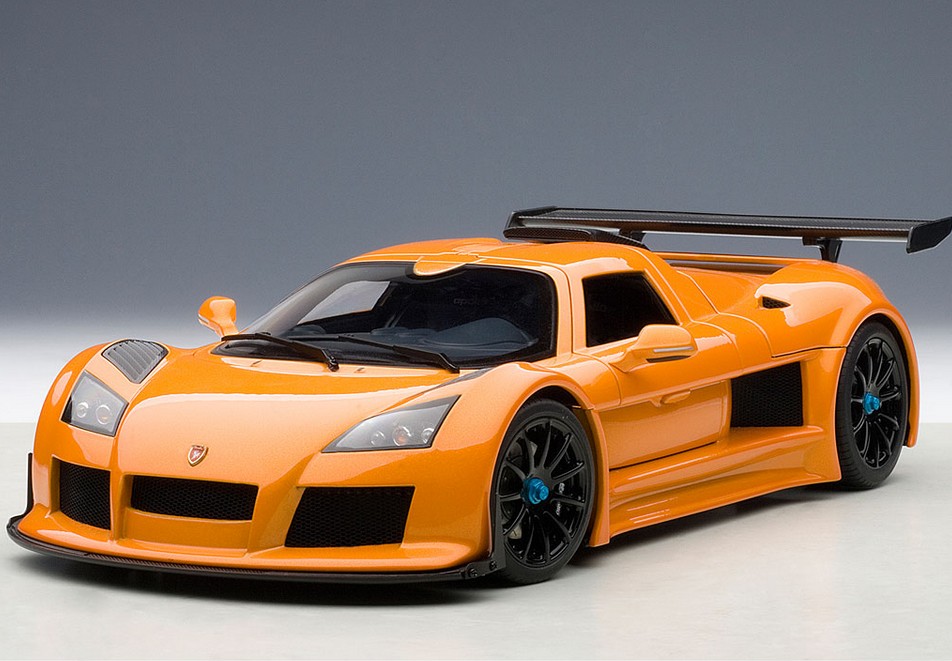 AUTOart 71302 Gumpert Apollo orangemet. 2005 | Menzels ...